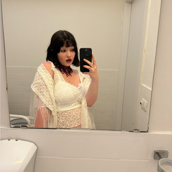 Meet your Posher, Lou <3 - Picture 5 of 11